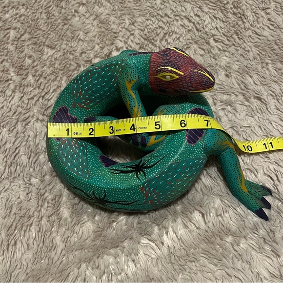 Iguana Alebrije Wood sculpture folk art Oaxaca, Mexico Javier C - Picture 10 of 11